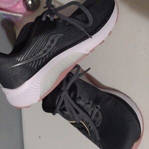 Saucony Guide 14 PowerRun Charcoal Rose Sneakers Woman’s 7 fromfit walking runni